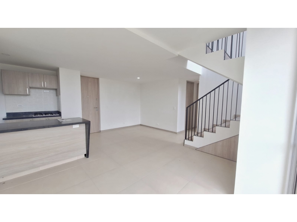 DUPLEX CON VISTA A ZONA VERDE, TRANQUILO Y CENTRAL, RIONEGRO