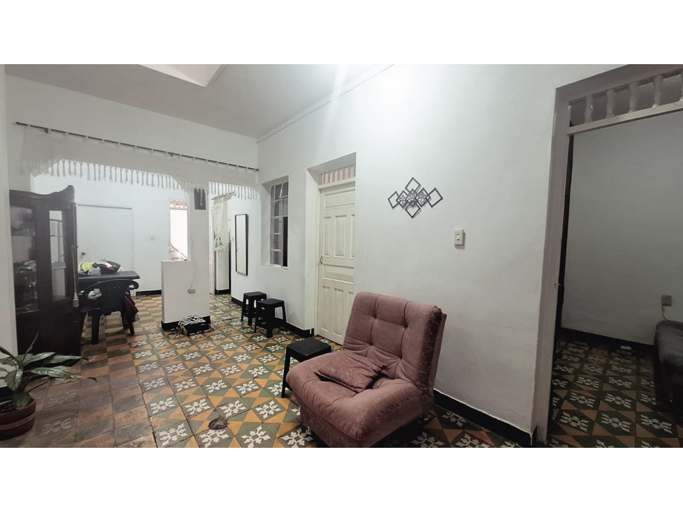 DOS CASAS Y TERRAZA PARA CONSTRUIR 3ER y 4TO PISO,  PRADO BELLO