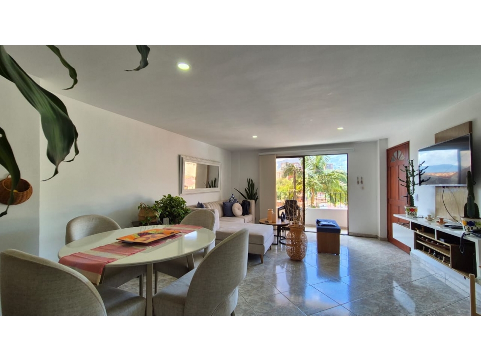 VENTA DE APARTAMENTO CON BUENA UBICACIÓN EN ENVIGADO- TRIANON — foto 3