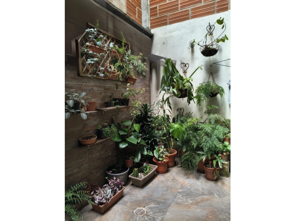 VENTA DE CASA AMPLIA EN RIONEGRO