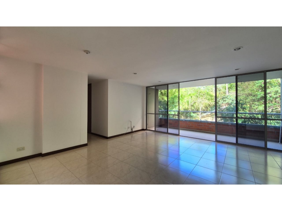 Apartamento: excelente distribución en la Loma del Chocho, Envigado. — foto 2