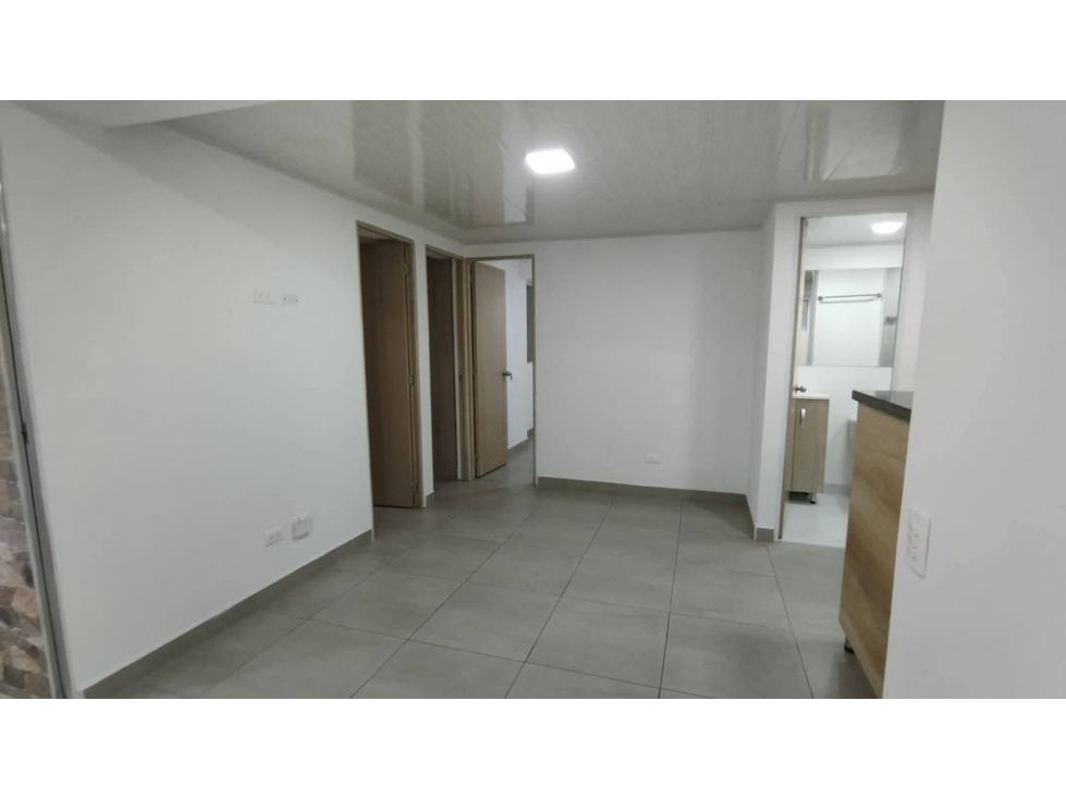 VENTA  DE APARTAMENTO  AL LADO DE ESTACIÓN MADERA.