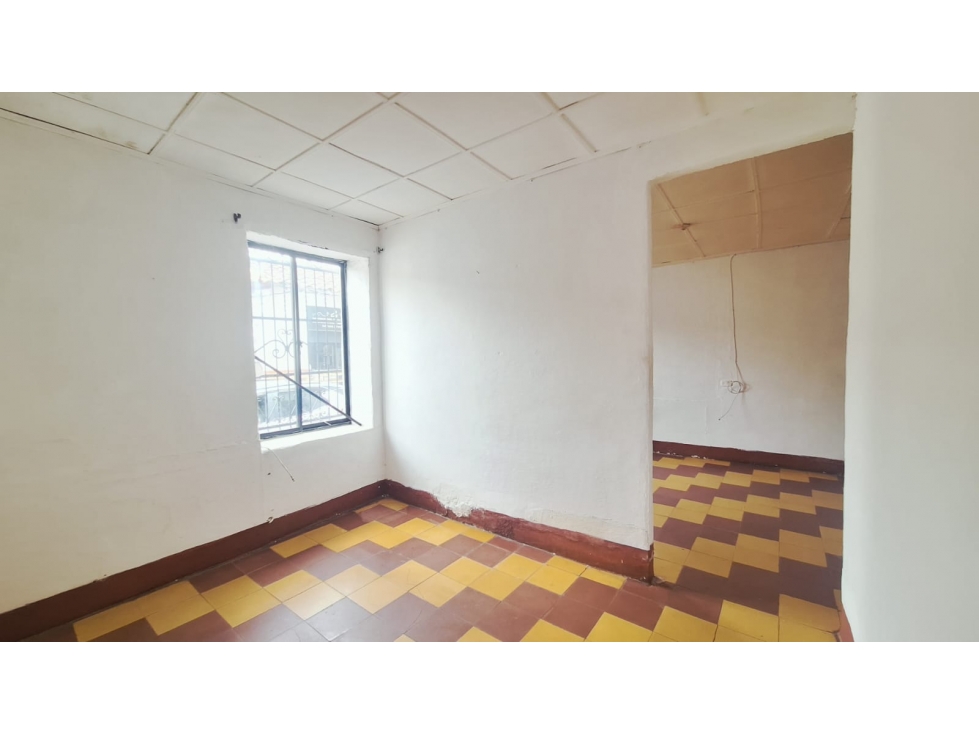Casa antigua, en la Ceja con uso para vivienda o comercial — foto 5