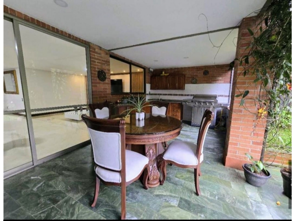 Casa rodeada de naturaleza y en una zona de alta valorización — foto 5