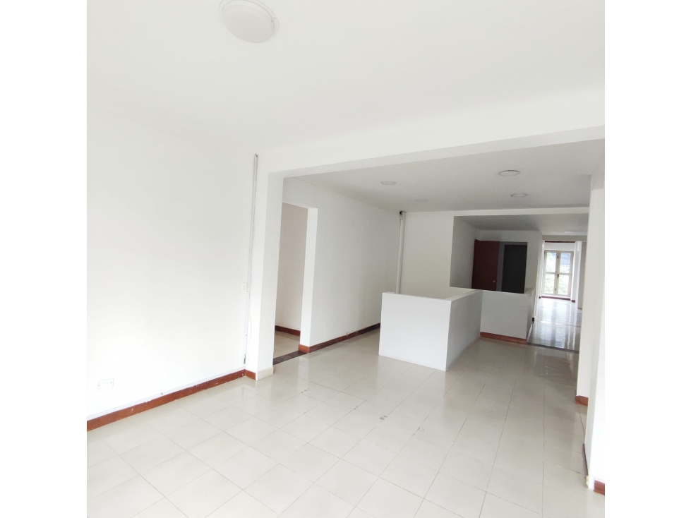 Arriendo Local de Oficinas Poblado sector Santa Maria Angeles II