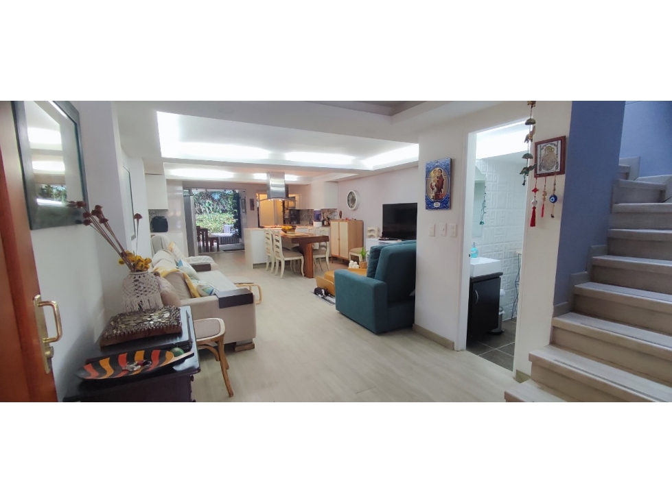 VENTA DE CASA EN ENVIGADO- LA CUENCA 