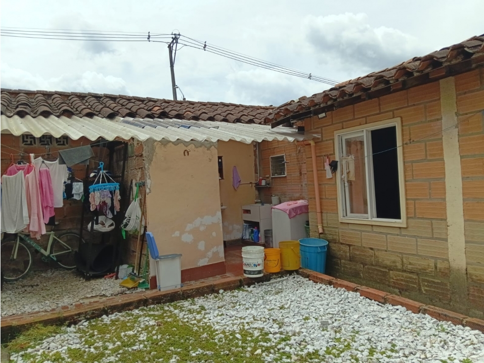 GRAN OPORTUNIDAD CASA DE UN NIVEL SAN CALLETANO LA CEJA — foto 2