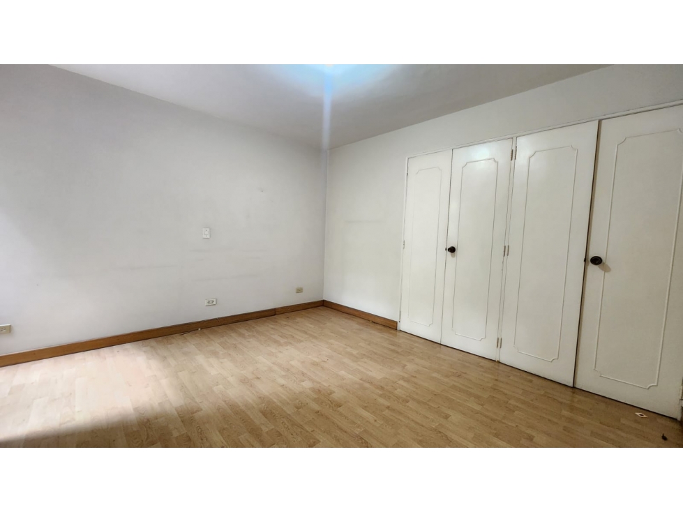 Apartamento en El Poblado. Tranquilidad y excelente ubicación — foto 6