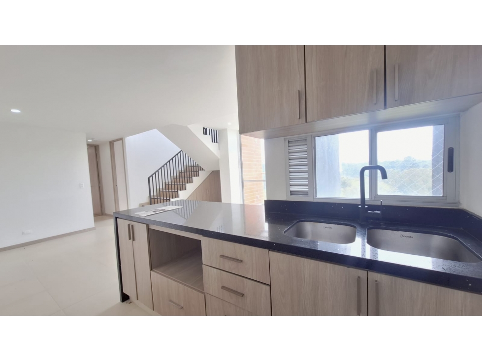 DUPLEX CON VISTA A ZONA VERDE, TRANQUILO Y CENTRAL, RIONEGRO — foto 5