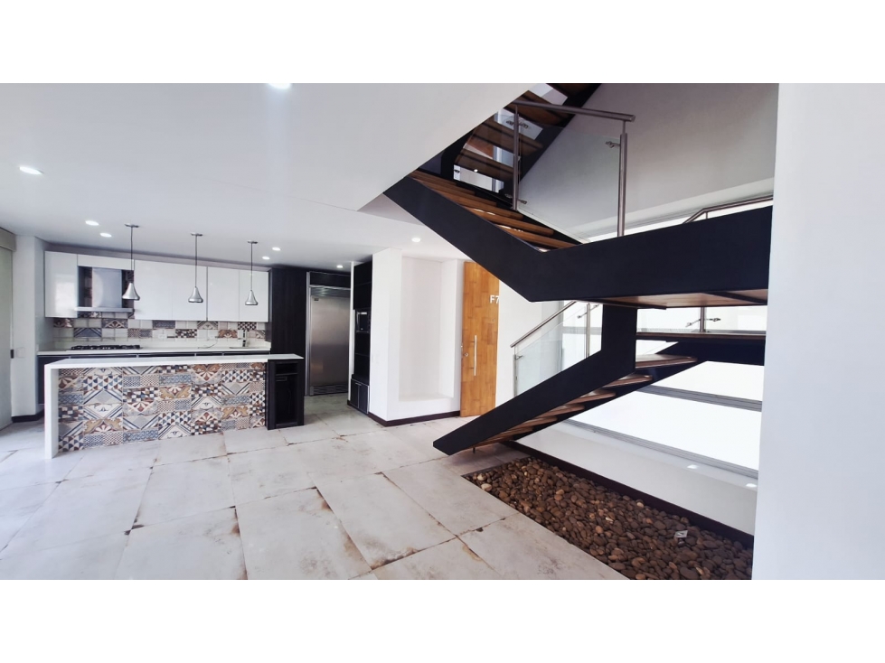 CASA UNIFAMILIAR CON ESTILO Y ESPACIOS ABIERTOS- EN RIONEGRO — foto 2