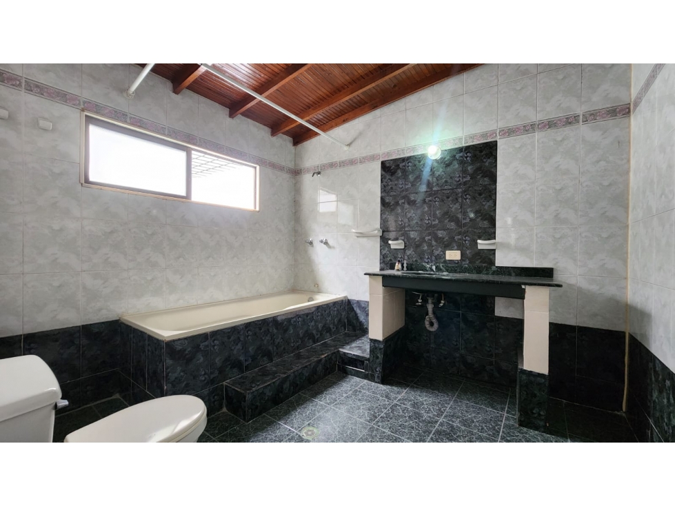 Casa en venta en Vallejuelos, Envigado