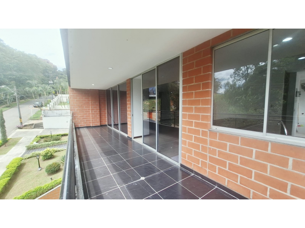 VENTA DE APTO EN EL POBLADO/ CASTROPOL — foto 2