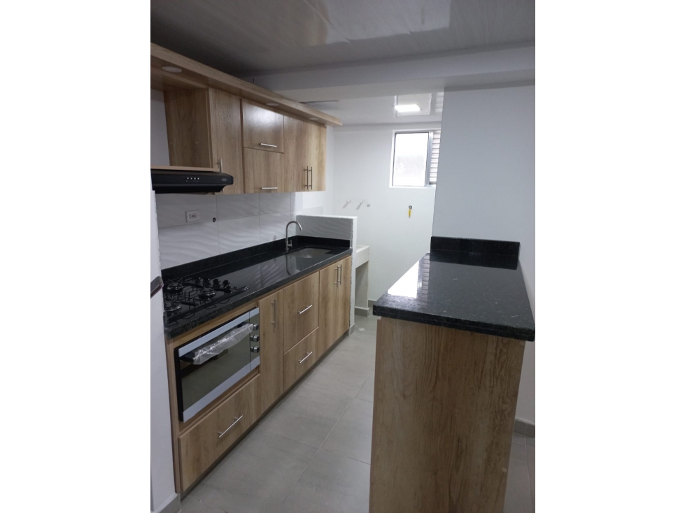 VENTA  DE APARTAMENTO  AL LADO DE ESTACIÓN MADERA. — foto 2