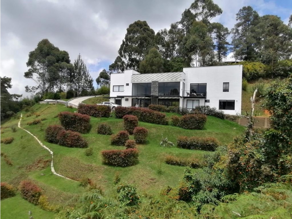 Venta de casa campestre en Las Palmas