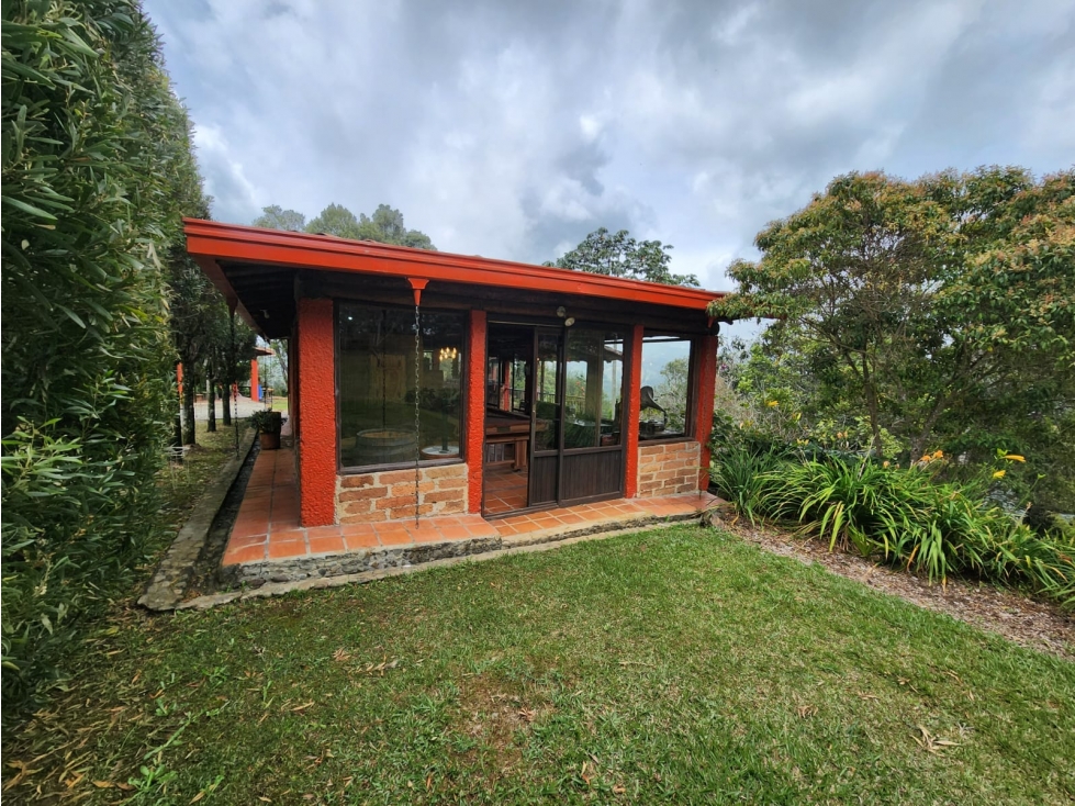 Venta de casa lote independiente en Santa Elena - 3