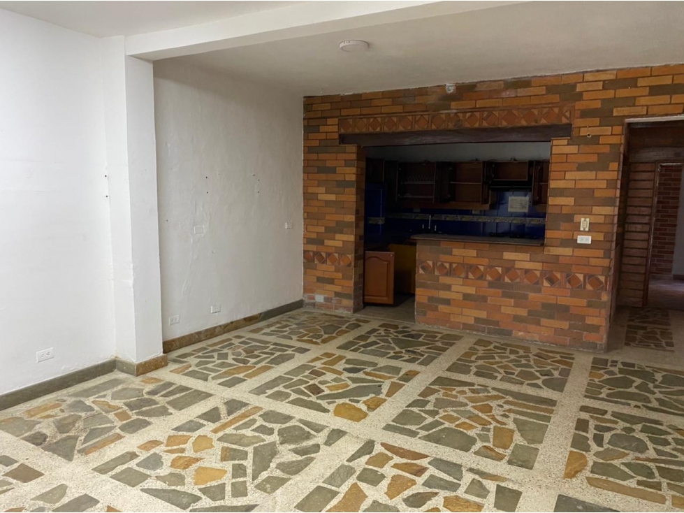 Venta locales comerciales y bodega en Cristo Rey Guayabal.