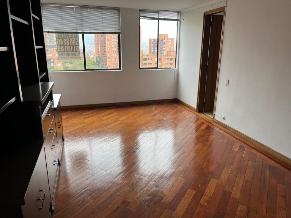 Apartamento amplio en El Campestre- Poblado