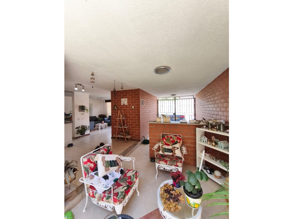 VENTA DE CASA EN SURAMERICA ITAGUI,  EN UN PUNTAZO!!