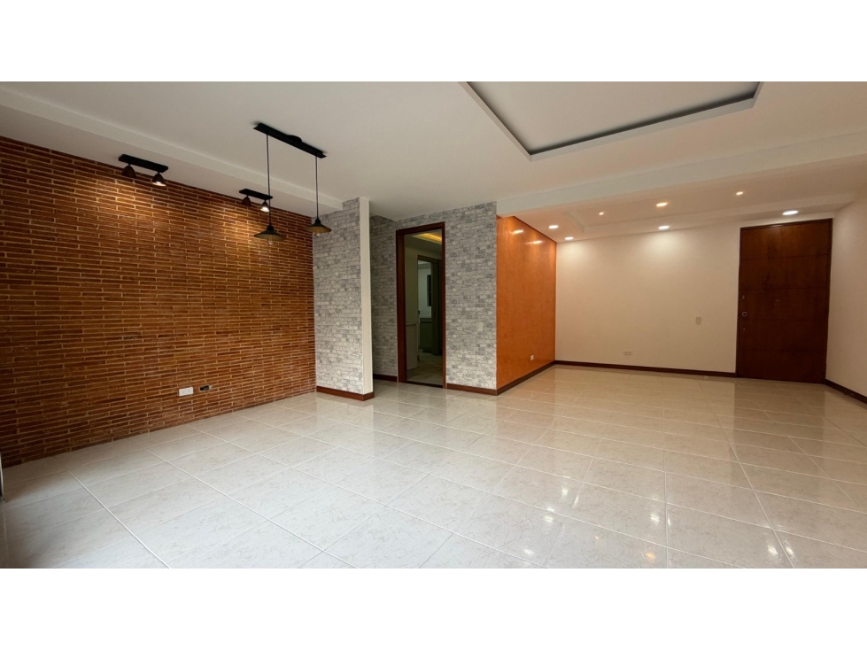 VENTA APARTAMENTO ENVIGADO LA FRONTERA LUJO Y COMODIDAD — foto 2