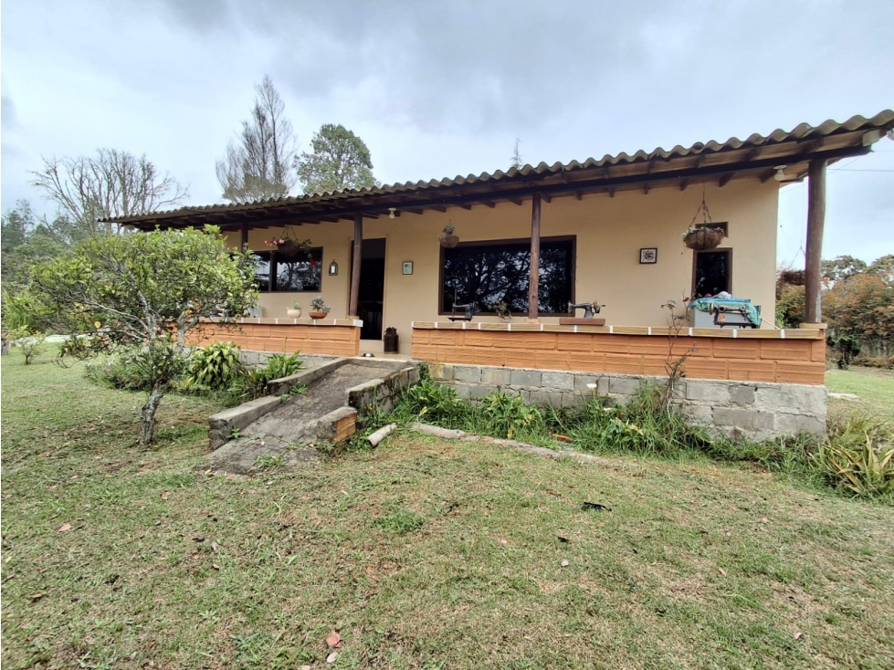 Venta de finca en Santa Elena-Vereda Piedras Blancas - 2