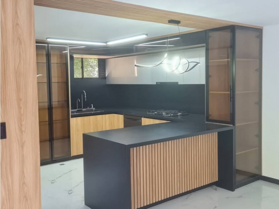 VENDO MODERNO APARTAMENTO EN EL POBLADO- EL TESORO — foto 3