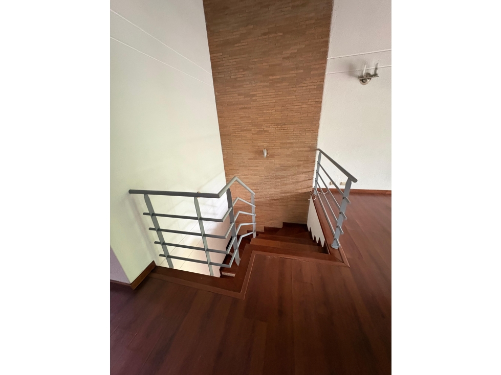 CASA CERCA A TERRACINA ENVIGADO- LOMA DEL CHOCHO, CON JARDÍN AMPLIO — foto 6