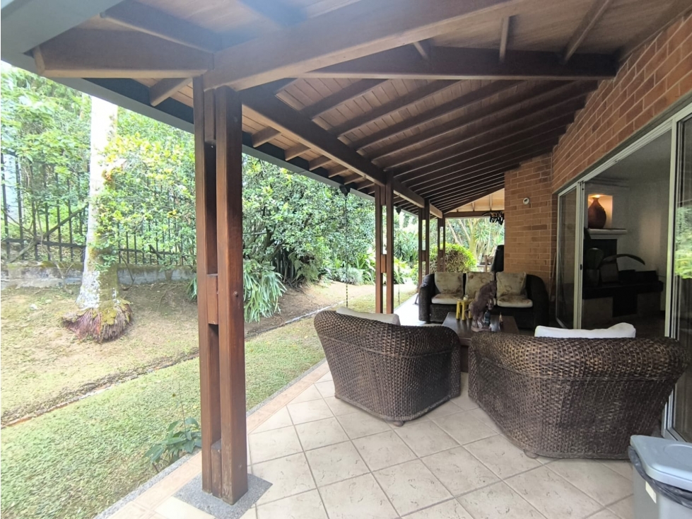 Espectacular casa con patio, esto es muy escaso en Envigado — foto 4