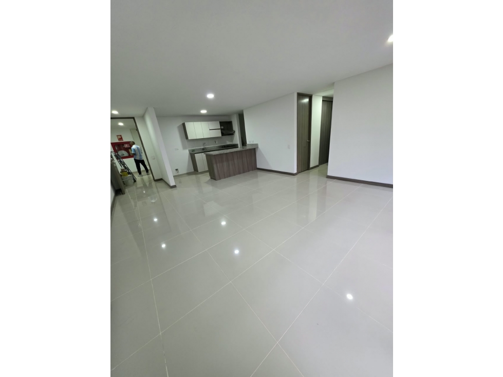 VENTA APARTAMENTO EN SABANETA, SECTOR AVES MARÍA PARTE BAJA