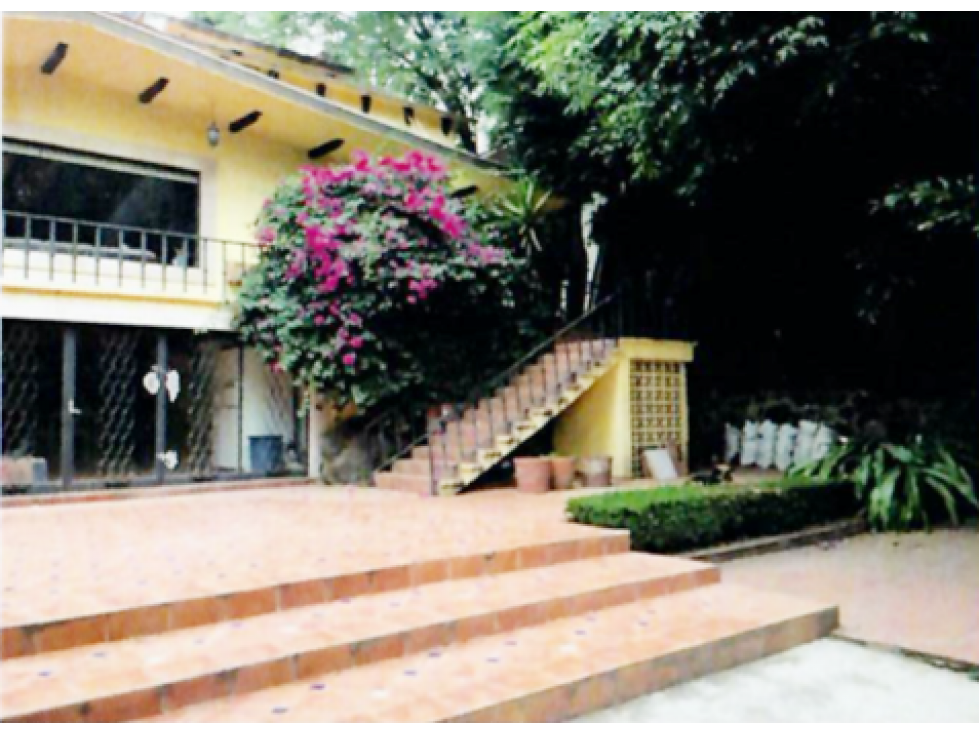 Casa en venta a pie de Carretera Federal México-Cuernavaca.(1930)