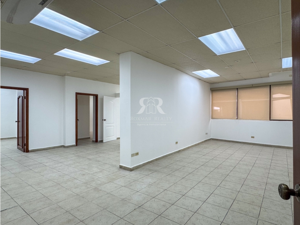 Oficina amplia en El Cangrejo 207m2