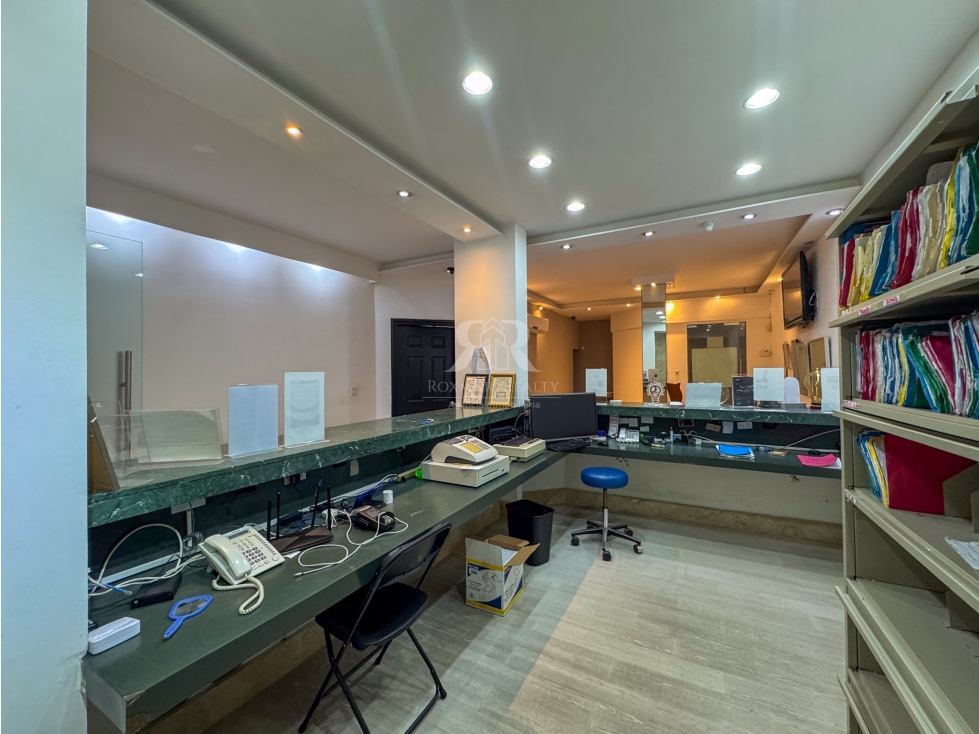 Oficina de 310m2 Vía Ramon Arias Vía Brasil