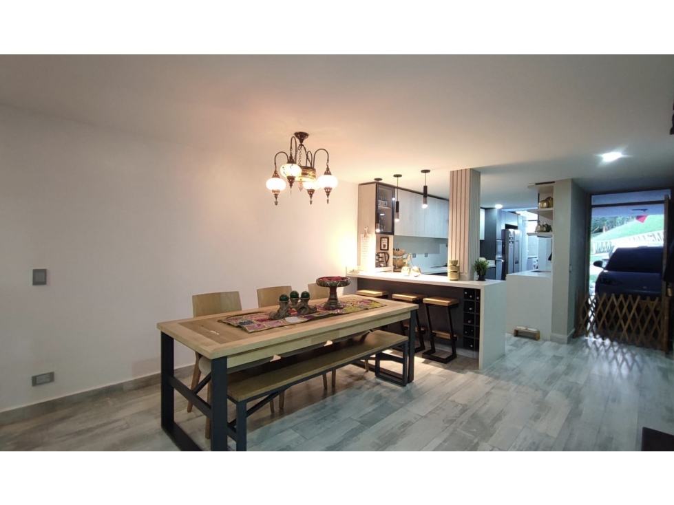 Casa en venta en La Loma del Esmeraldal, Envigado | Moderna, iluminada — foto 6
