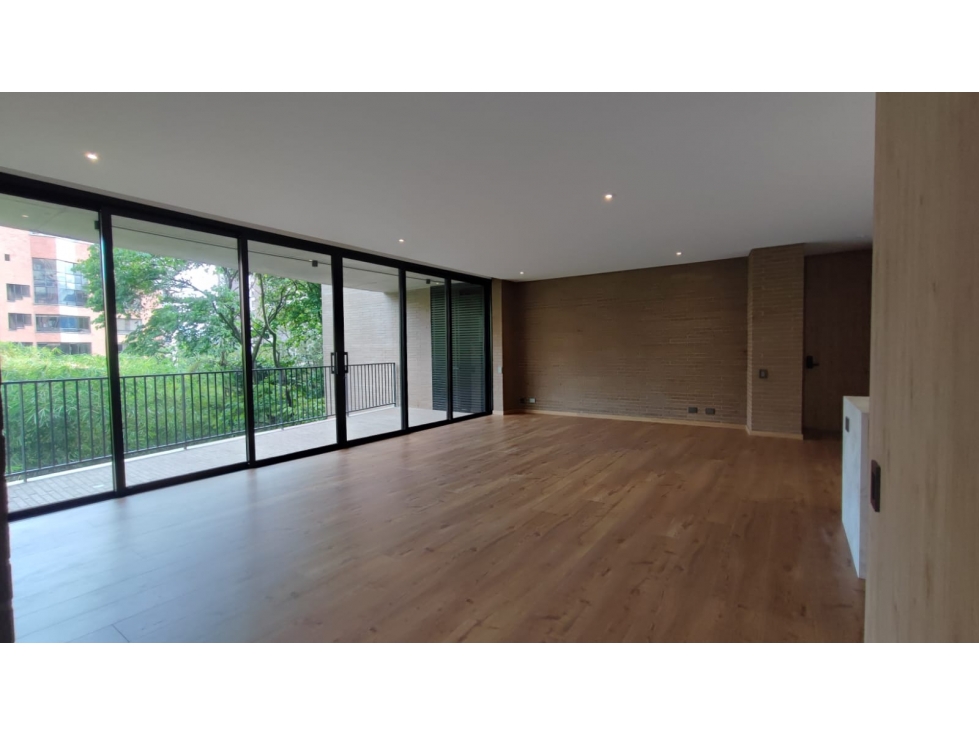 Apartamento en arriendo en El Poblado cerca a Provenza | 175 m² — foto 3