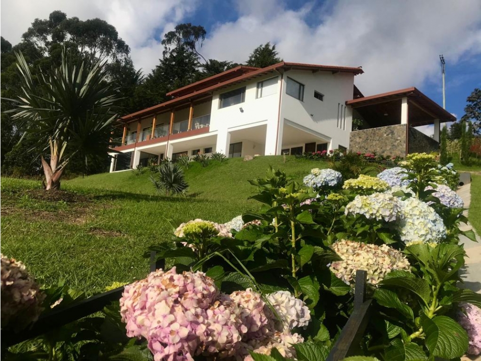 Venta de Casa Campestre en Llanogrande