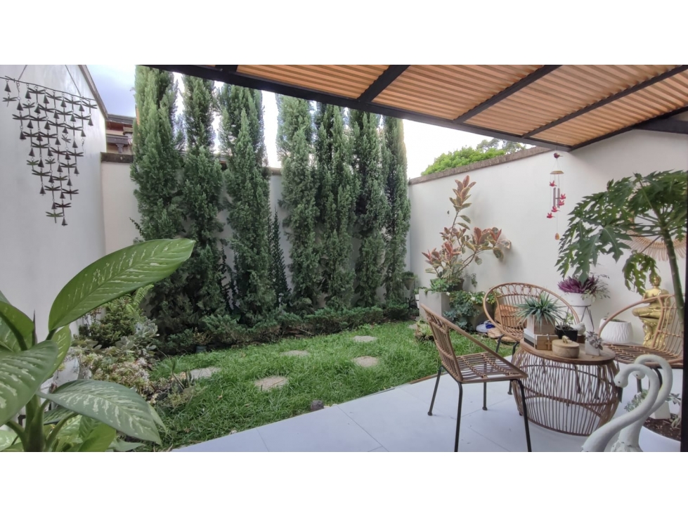 Casa en venta en La Loma del Esmeraldal, Envigado | Moderna, iluminada — foto 5