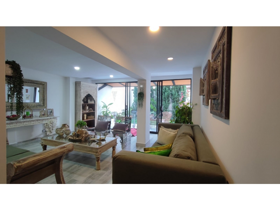 Casa en venta en La Loma del Esmeraldal, Envigado | Moderna, iluminada — foto 3