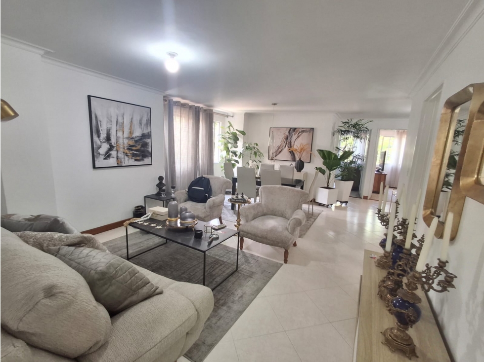 Venta apartamento para remodelar cerca de la estacion metro Estadio