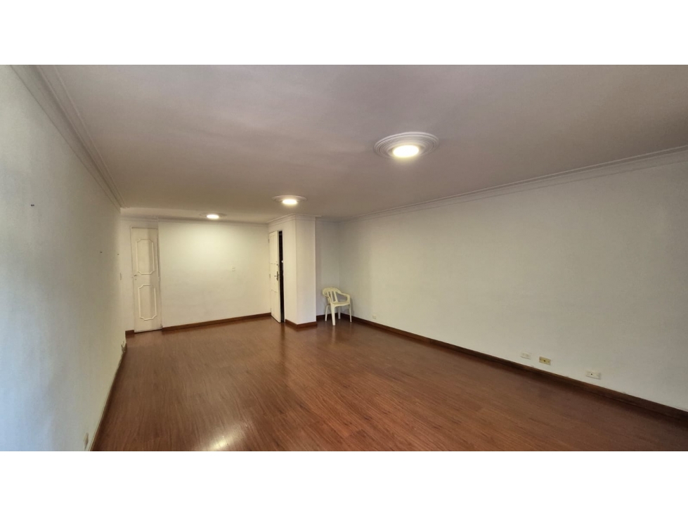 apartamento disponible para la venta en laureles — foto 4