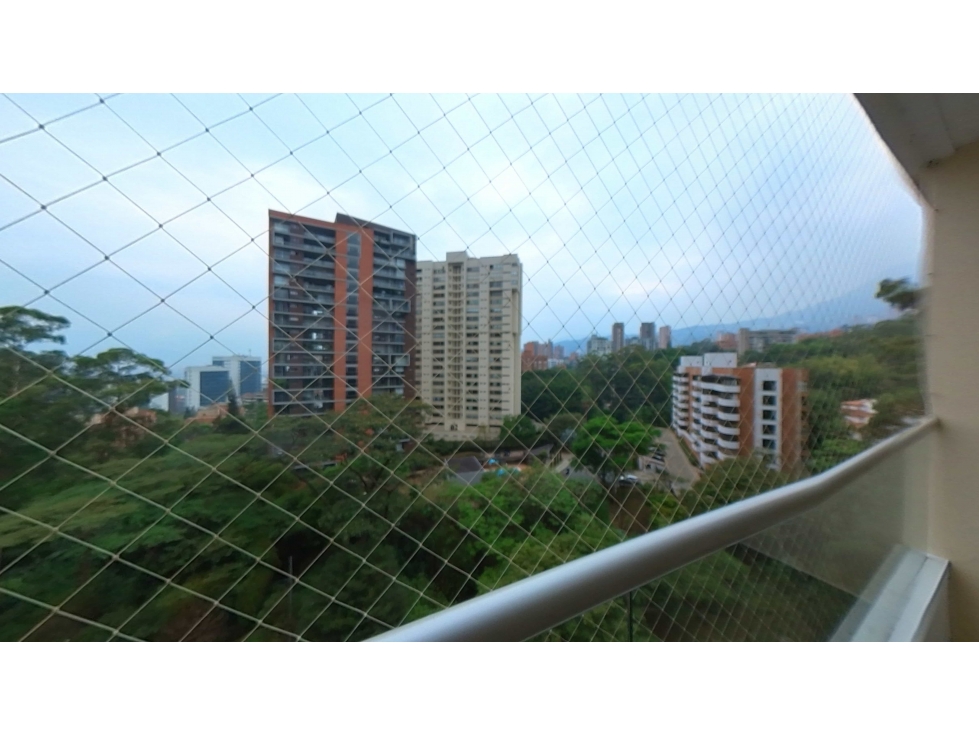 Venta de apartamento en El Poblado, cerca al Centro Comercial Santa Fe