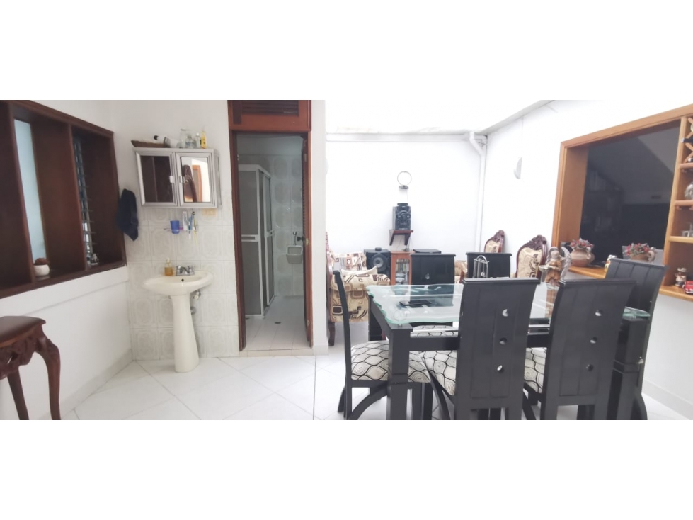 Casa en venta mejor sector Niquia cerca Hospital Marco Fidel - 1