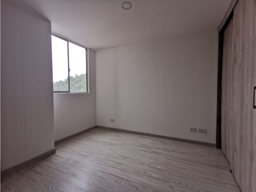 Venta apartamento San Diego parte baja en Metropolitan piso alto — foto 6