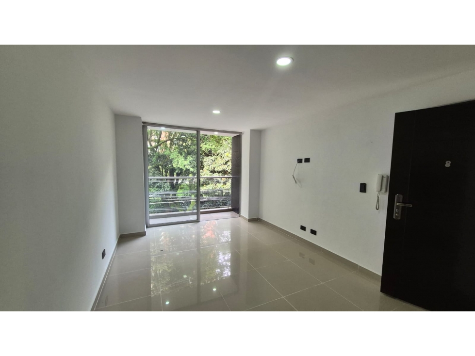 vende apartamento en bello sector obrero — foto 2