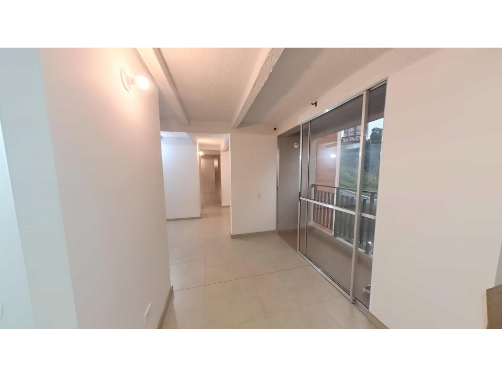 Apartamento en Venta, en sector Las Lomitas — foto 2