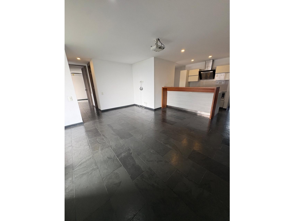 Apartmento en loma del esmeraldal