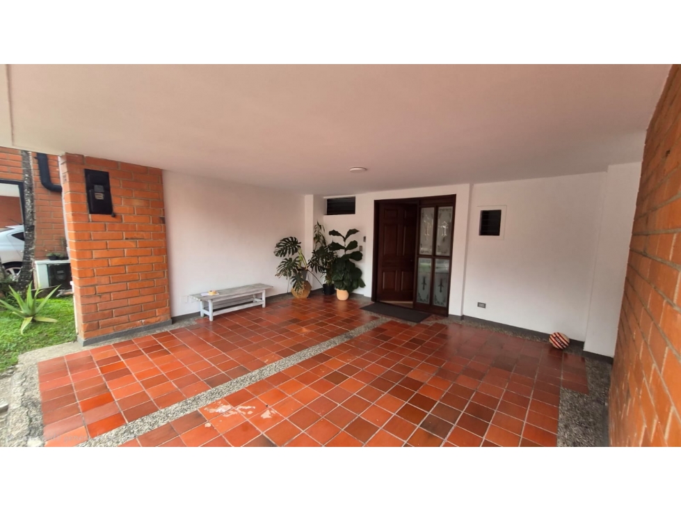 casa para la venta en zona tranquila de envigado en unidad cerrada — foto 3