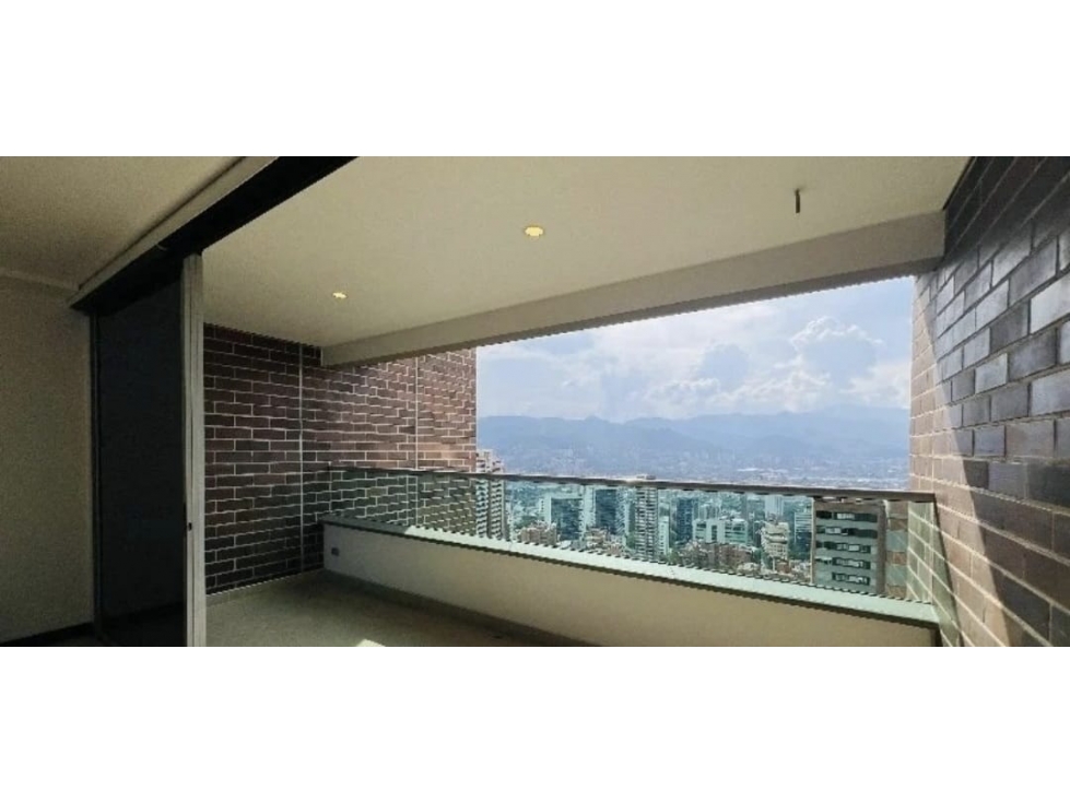 Apartamento en venta El Poblado en la Milla Oro