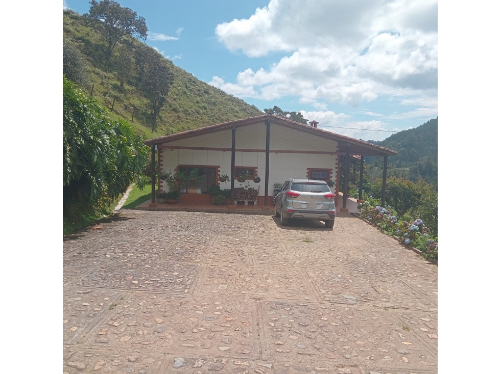CASA FINCA EN VENTA EL RETIRO