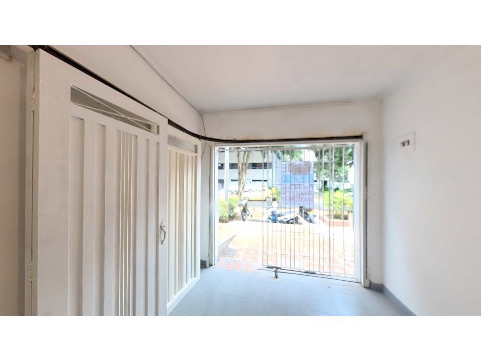 Local / aparta estudio disponible en venta