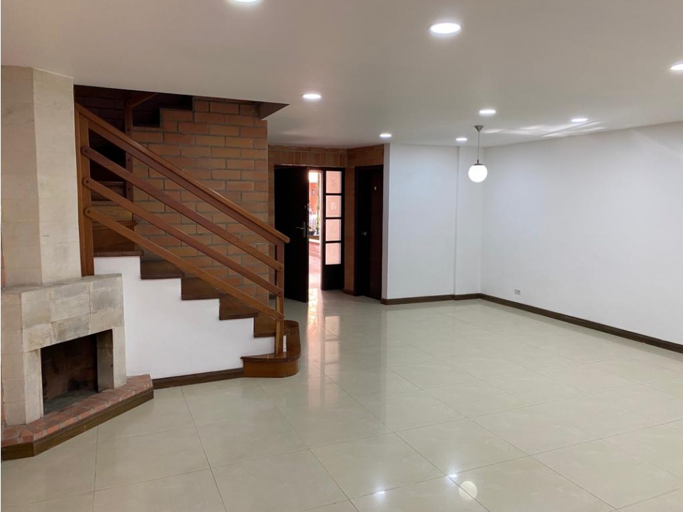 CASA EN VENTA EN LA ESTRELLA SECTOR SURAMERICA