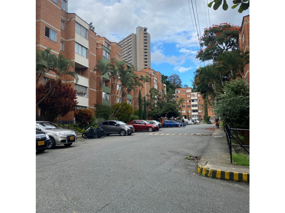 VENTA DE APARTAMENTO EN CALAZANS PARTE BAJA